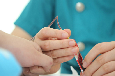 Wysokiej jakości sterylne wymazówki do niezawodnego pobierania wirusów